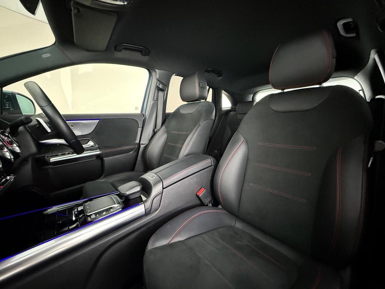 Mercedes-Benz GLA thumbnail Seat Front Passenger