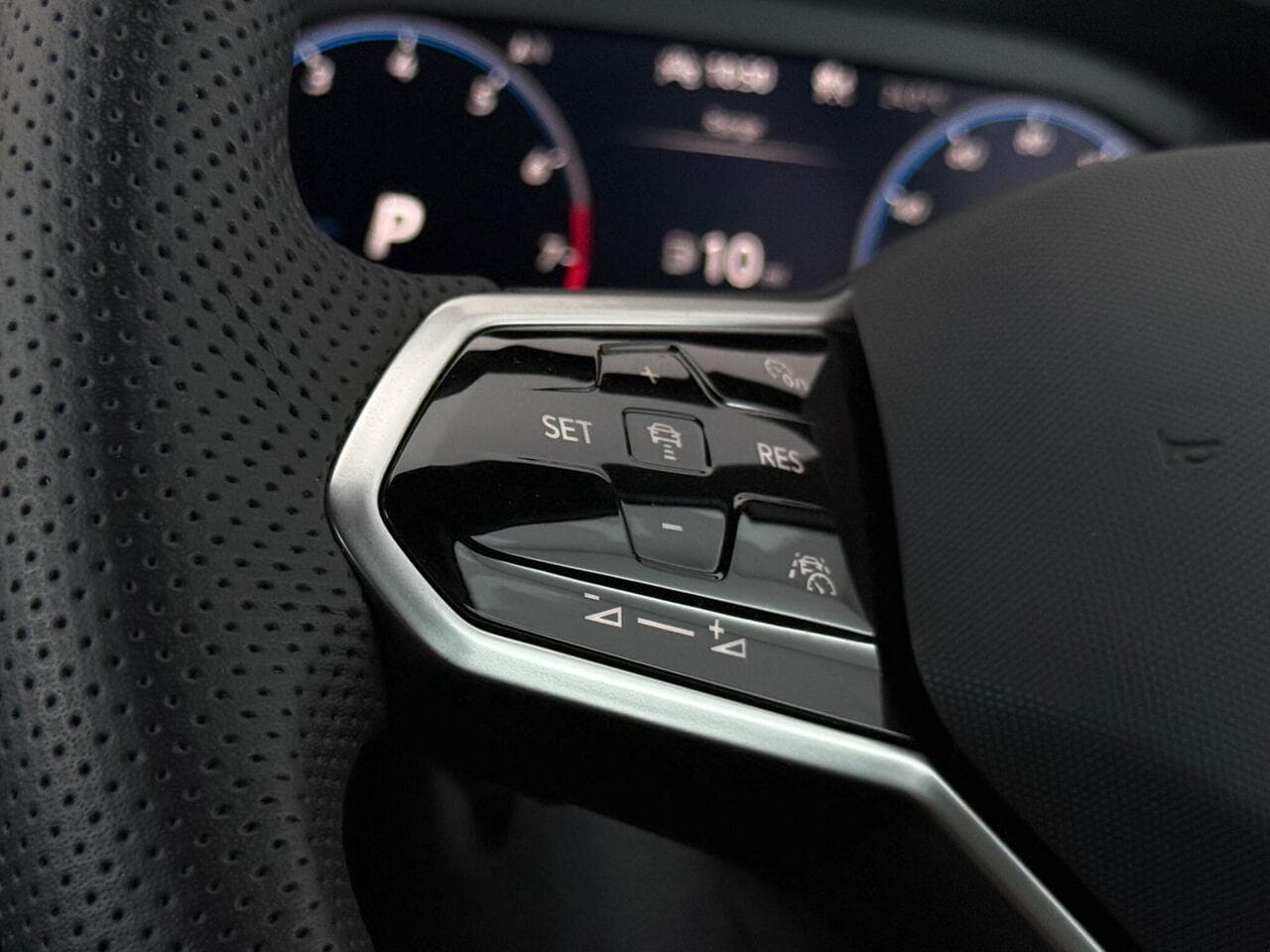 Volkswagen Tiguan thumbnail Misc Controls