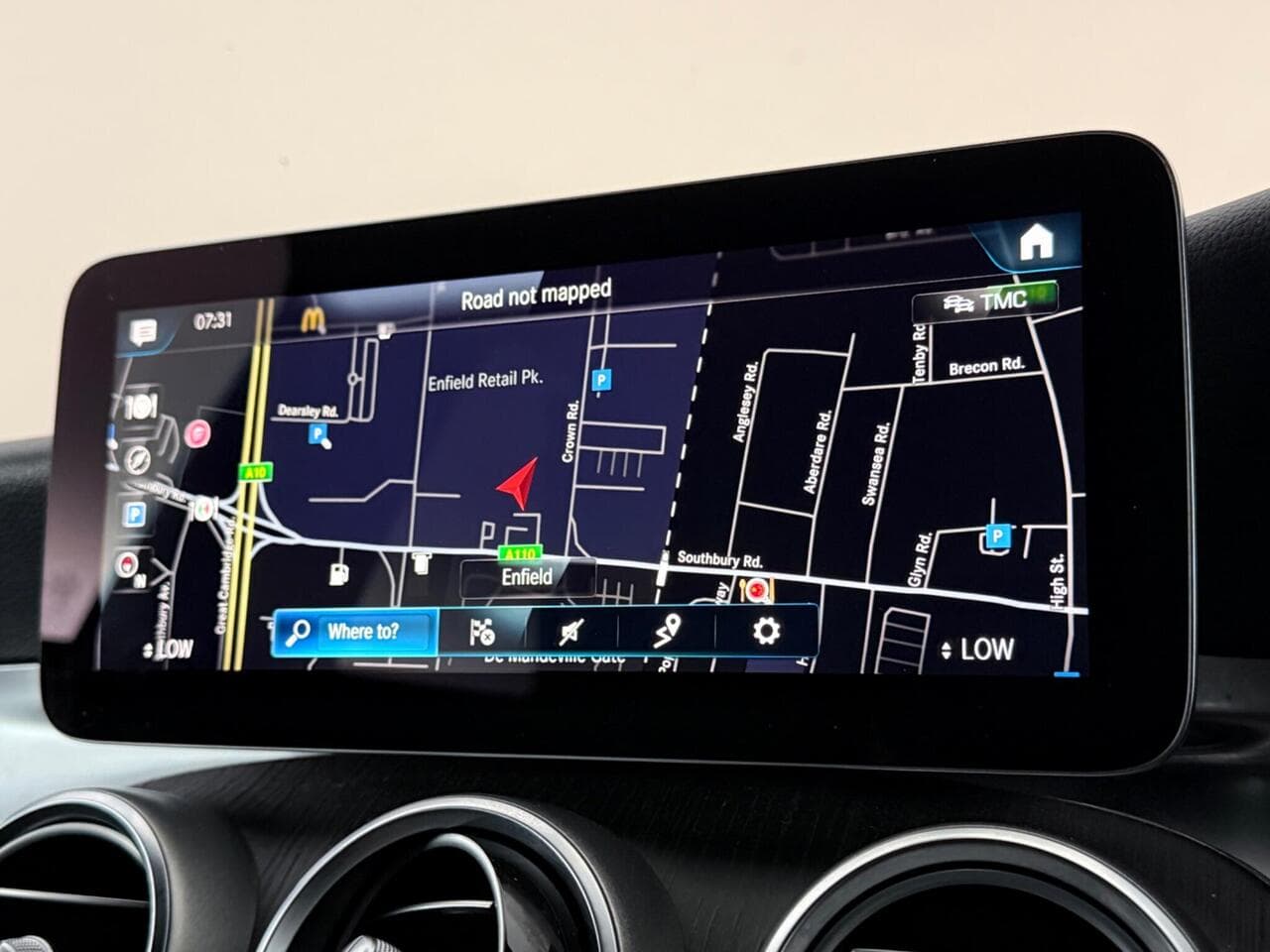 Mercedes-Benz GLC thumbnail Infotainment System