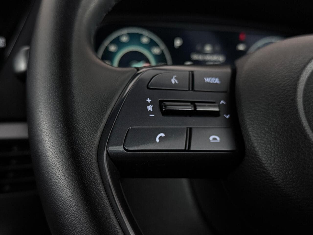 Hyundai BAYON thumbnail Misc Controls