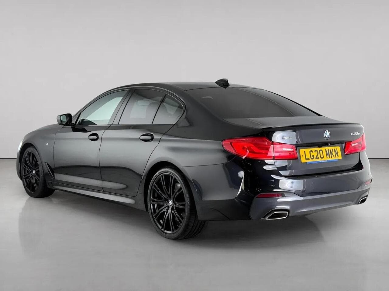 BMW 5 Series thumbnail Rear Left