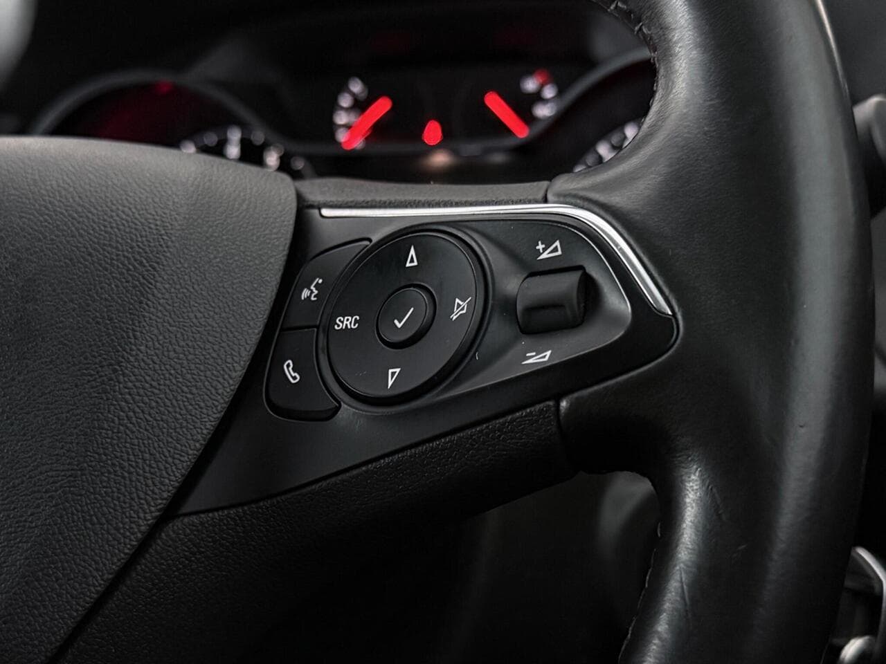 Vauxhall Grandland X thumbnail Misc Controls