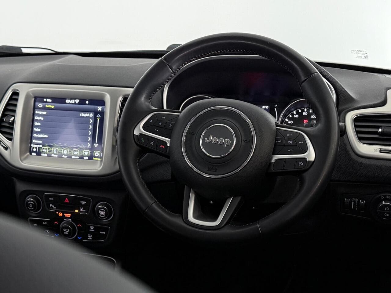 Jeep Compass thumbnail Steering Wheel