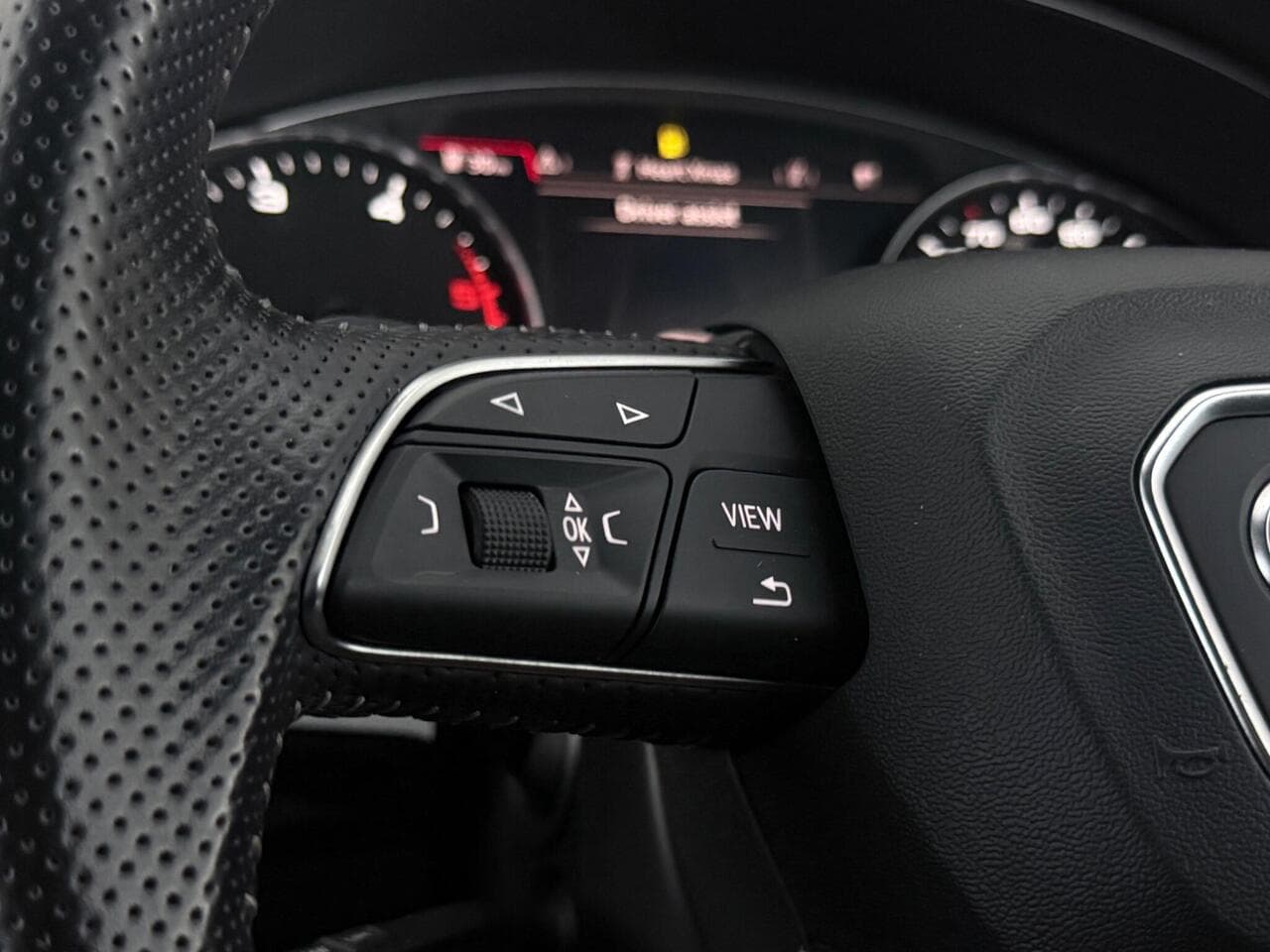 Audi Q5 thumbnail Misc Controls