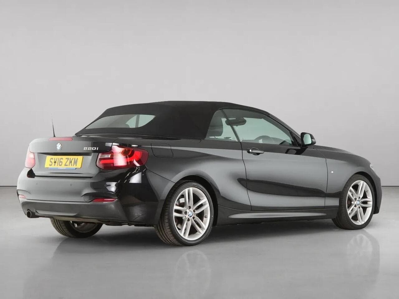 BMW 2 Series thumbnail Rear Right
