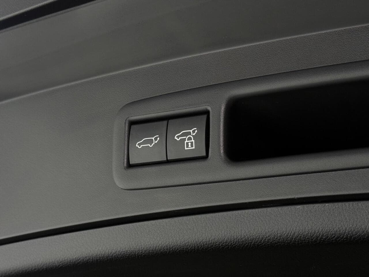 Lexus UX thumbnail Misc Controls