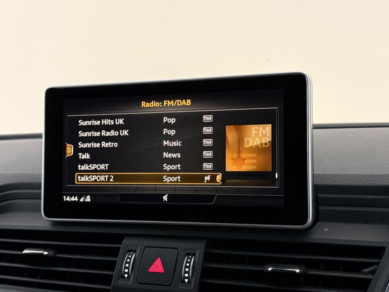 Audi Q5 thumbnail Infotainment System
