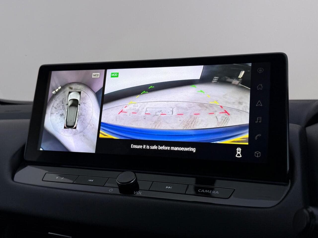 Nissan Qashqai thumbnail Infotainment System