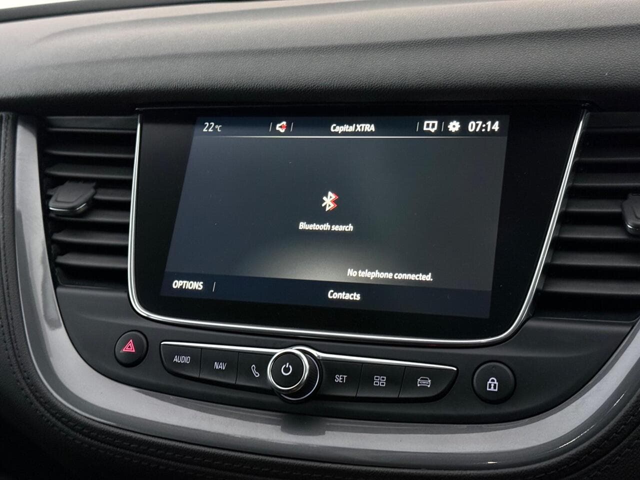 Vauxhall Grandland X thumbnail Infotainment System