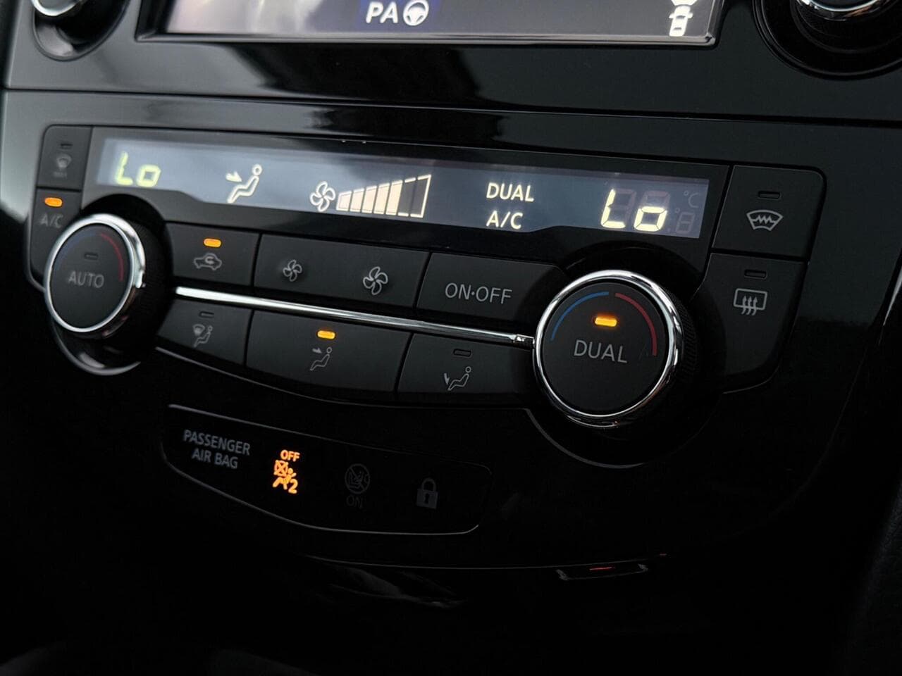 Nissan Qashqai thumbnail Misc Controls