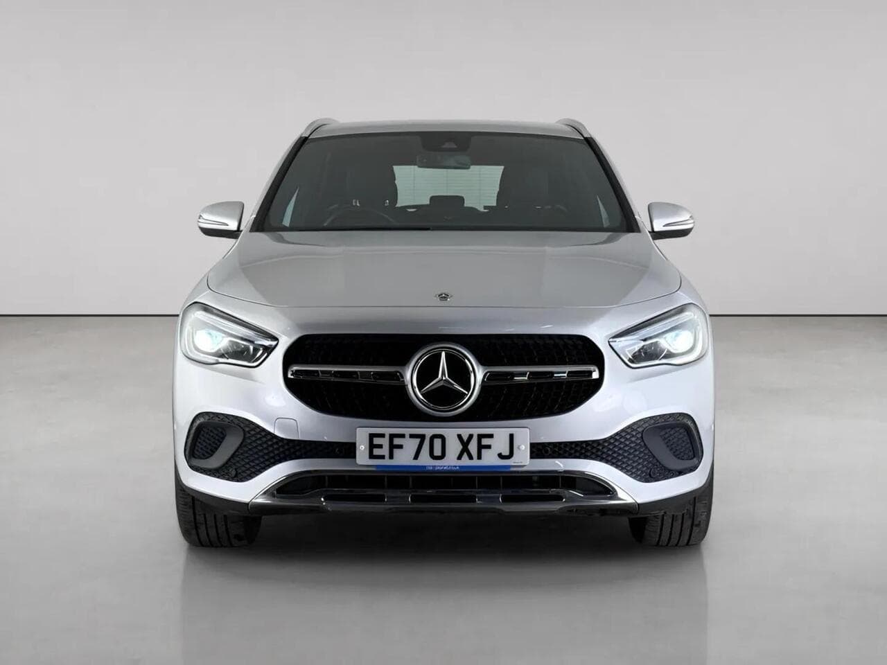 Mercedes-Benz GLA thumbnail Front