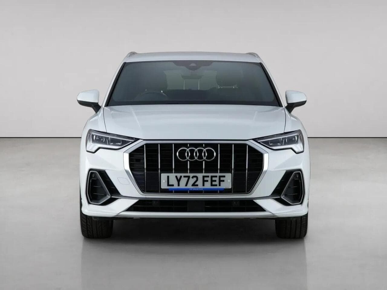 Audi Q3 thumbnail Front