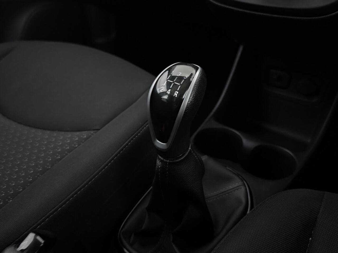 Vauxhall Viva thumbnail Interior Front