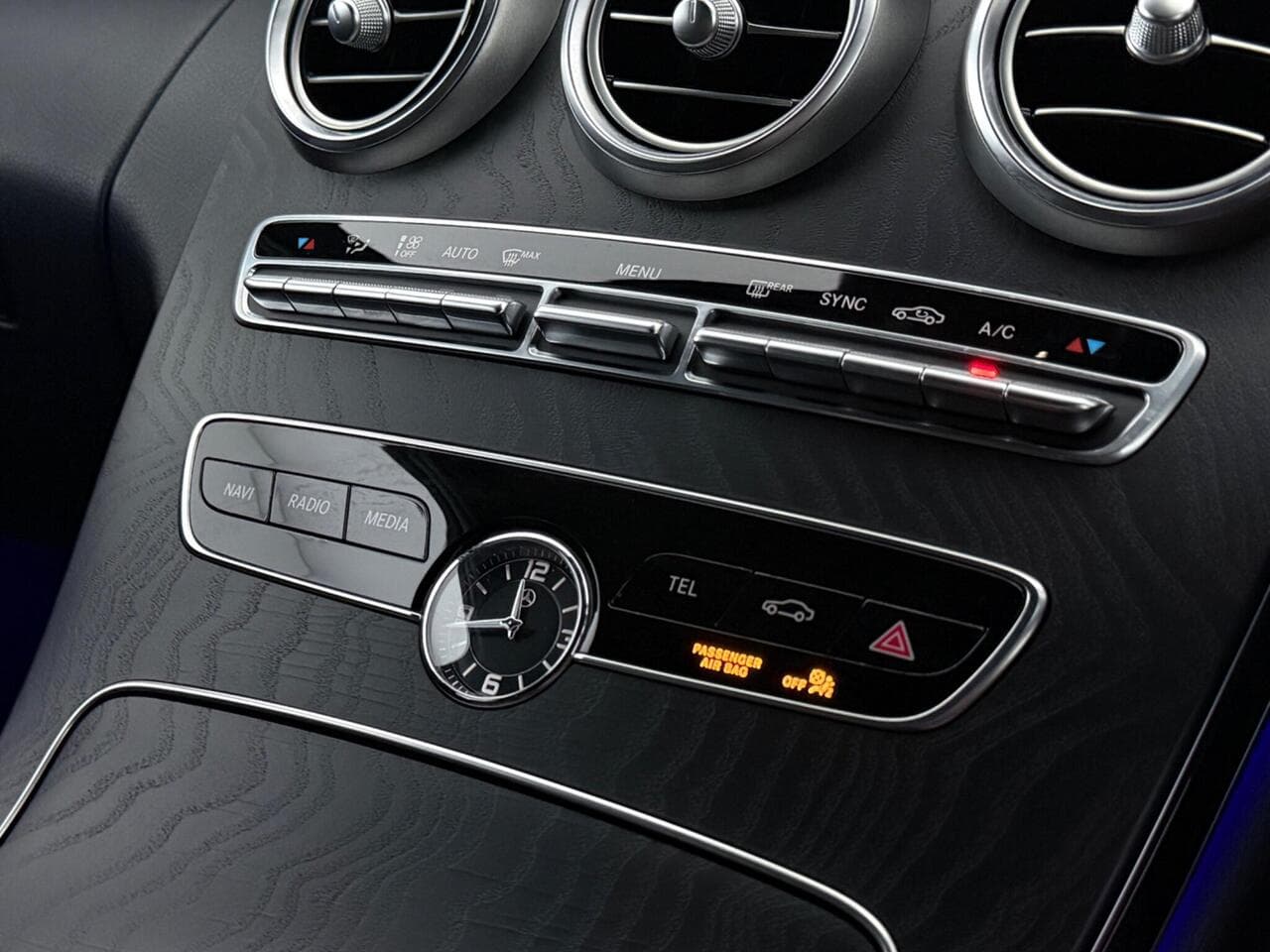 Mercedes-Benz C Class thumbnail Interior Front