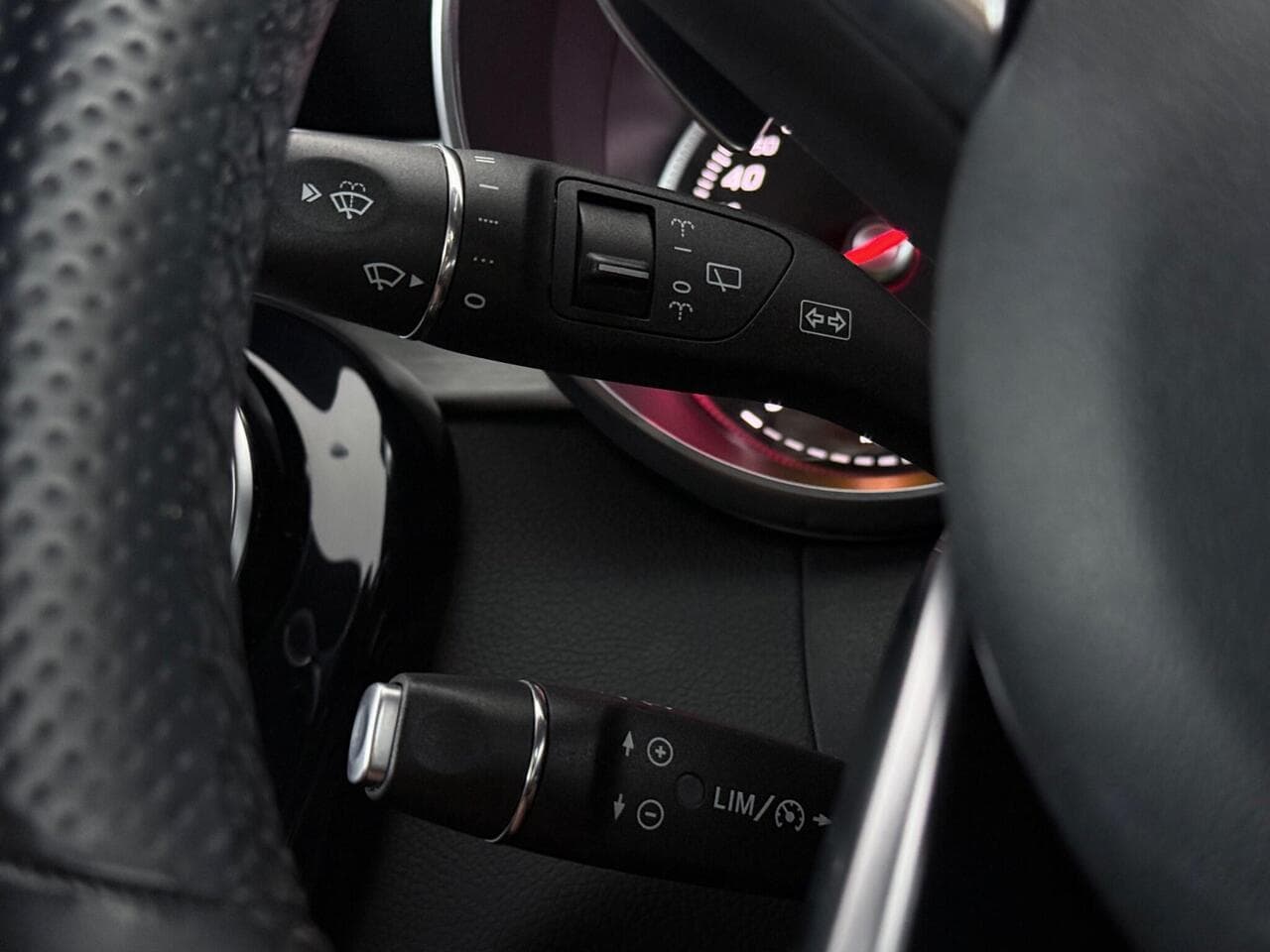 Mercedes-Benz C Class thumbnail Misc Controls