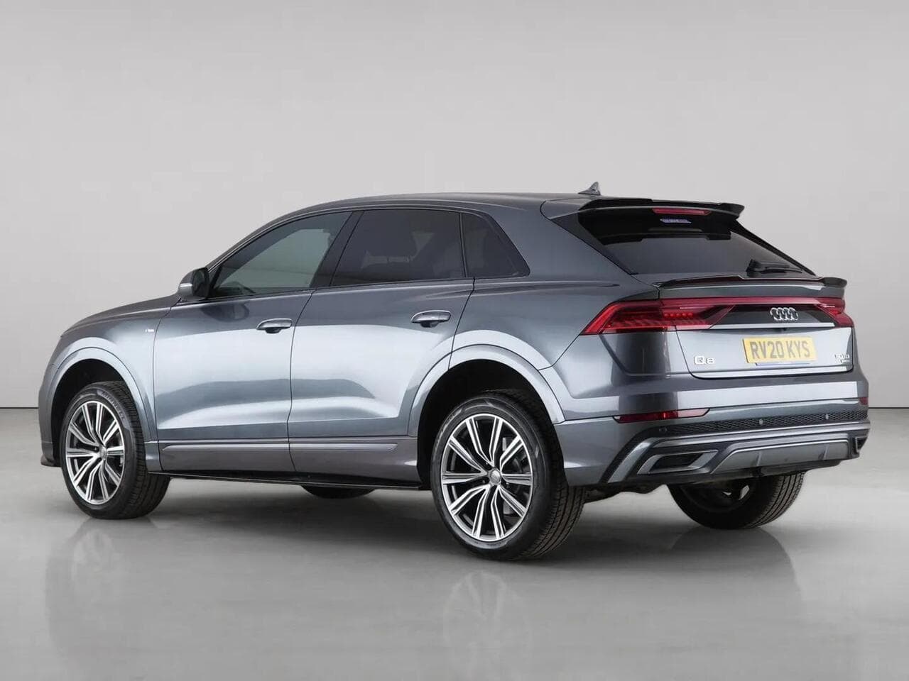 Audi Q8 thumbnail Rear Left