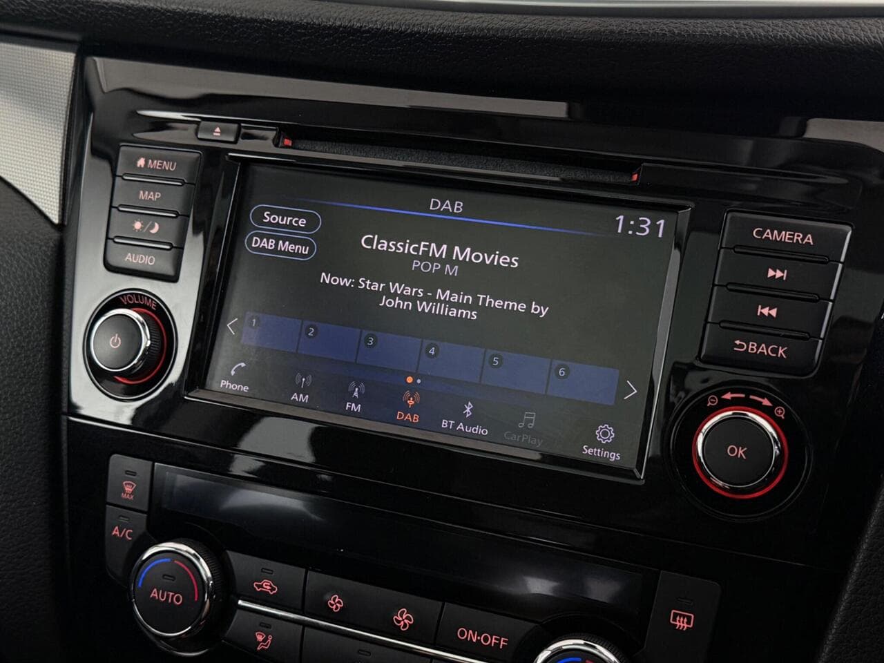 Nissan Qashqai thumbnail Infotainment System