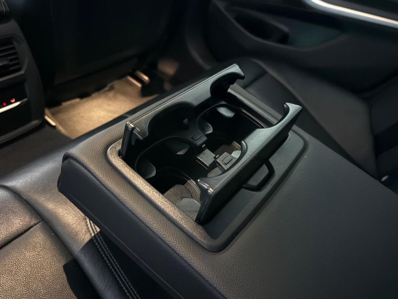 BMW 3 Series thumbnail Interior Front