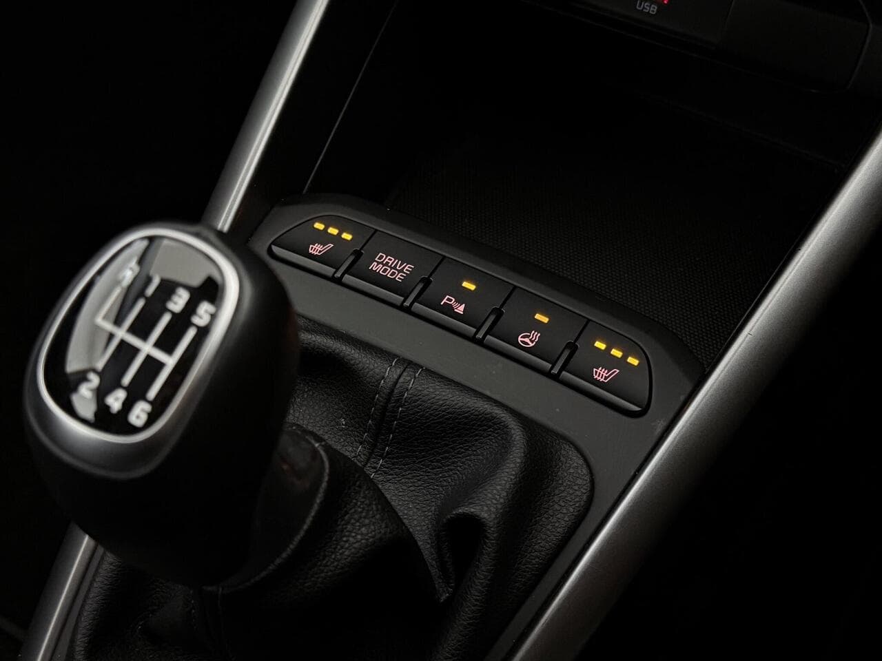 Kia Stonic thumbnail Interior Front