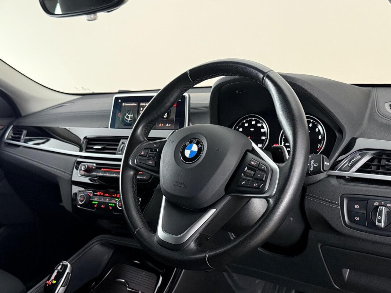 BMW X2 thumbnail Steering Wheel