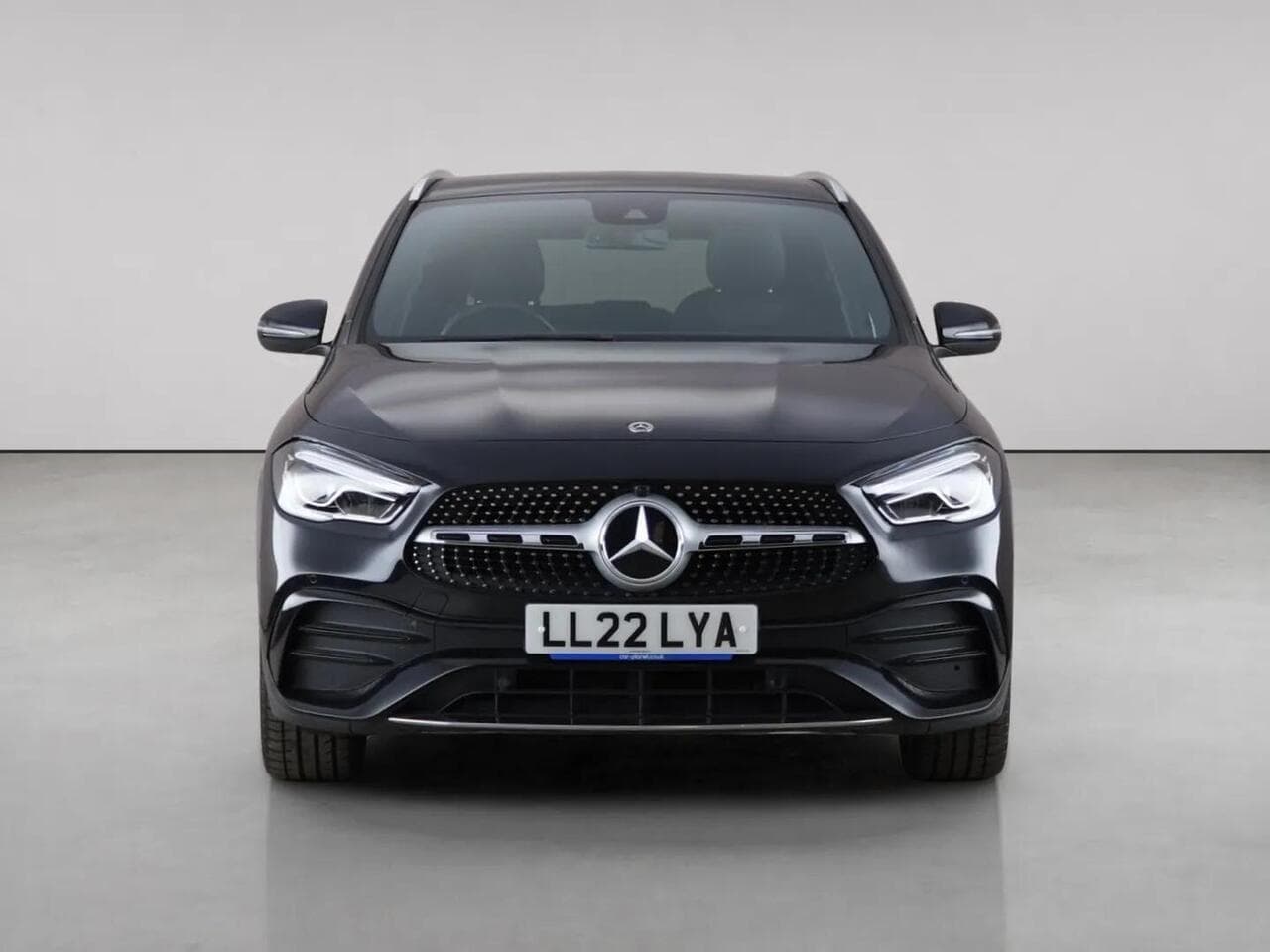 Mercedes-Benz GLA thumbnail Front