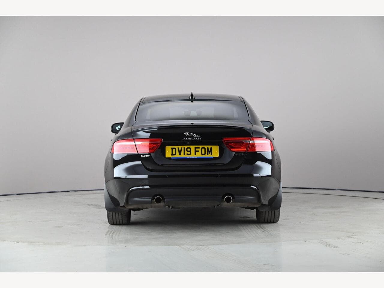 Jaguar XE thumbnail Rear