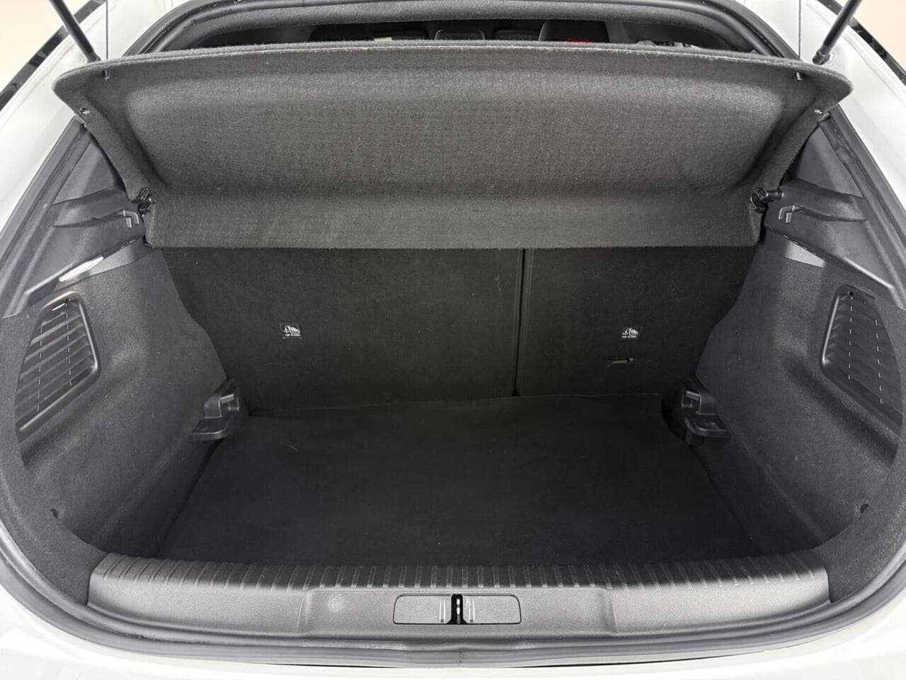 Vauxhall Mokka thumbnail Boot