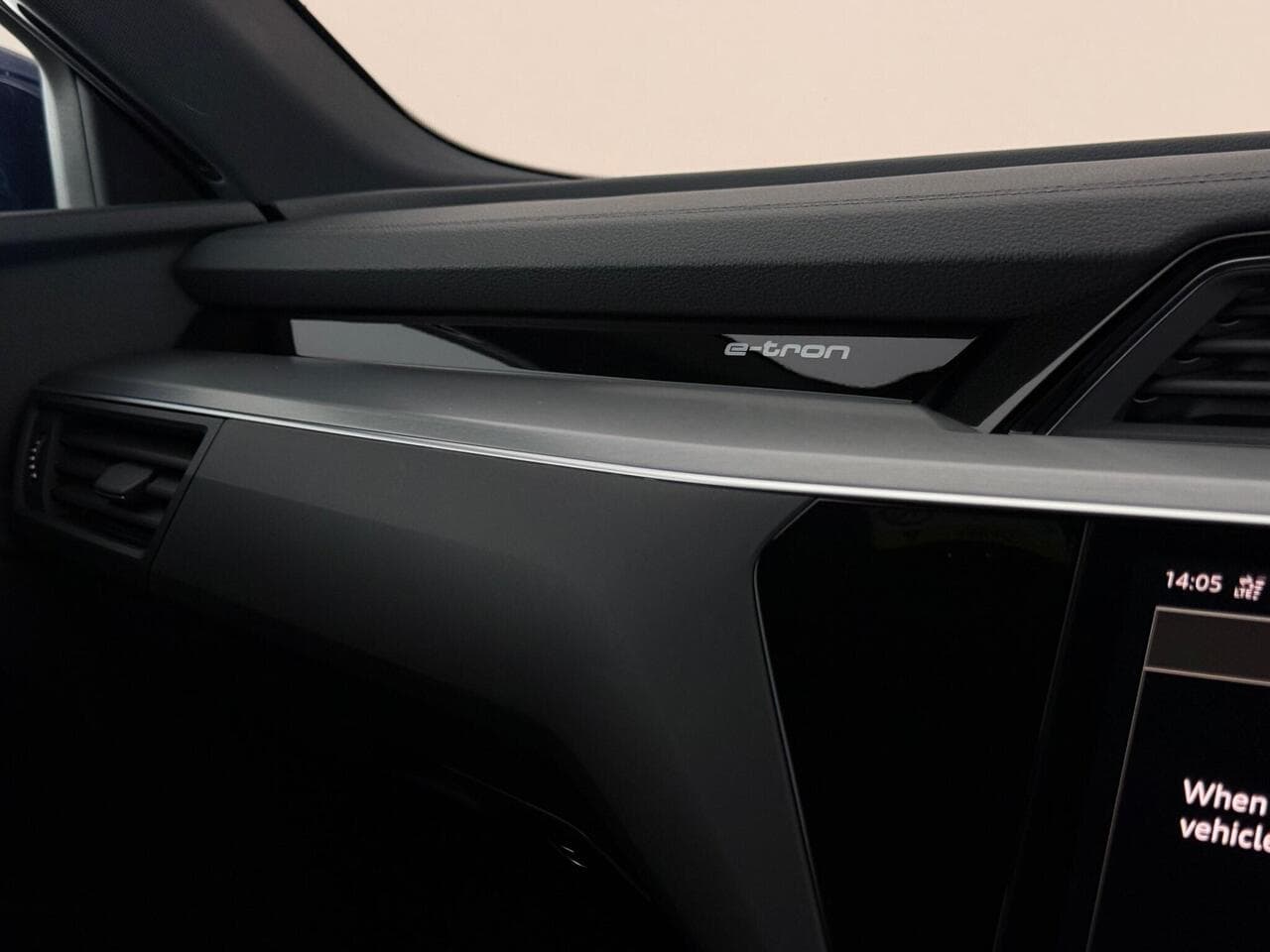 Audi e-tron thumbnail Inconclusive