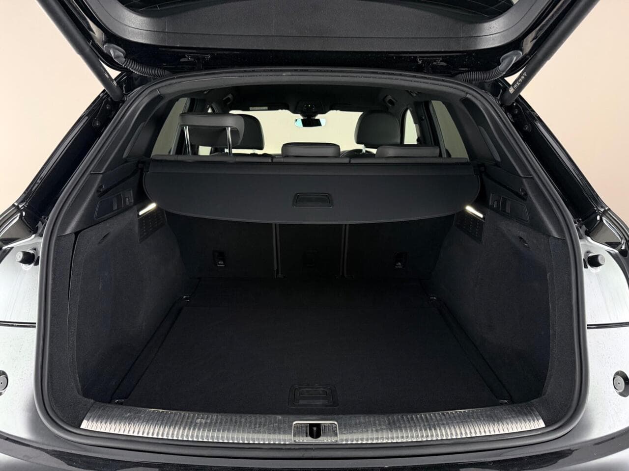 Audi Q5 thumbnail Boot