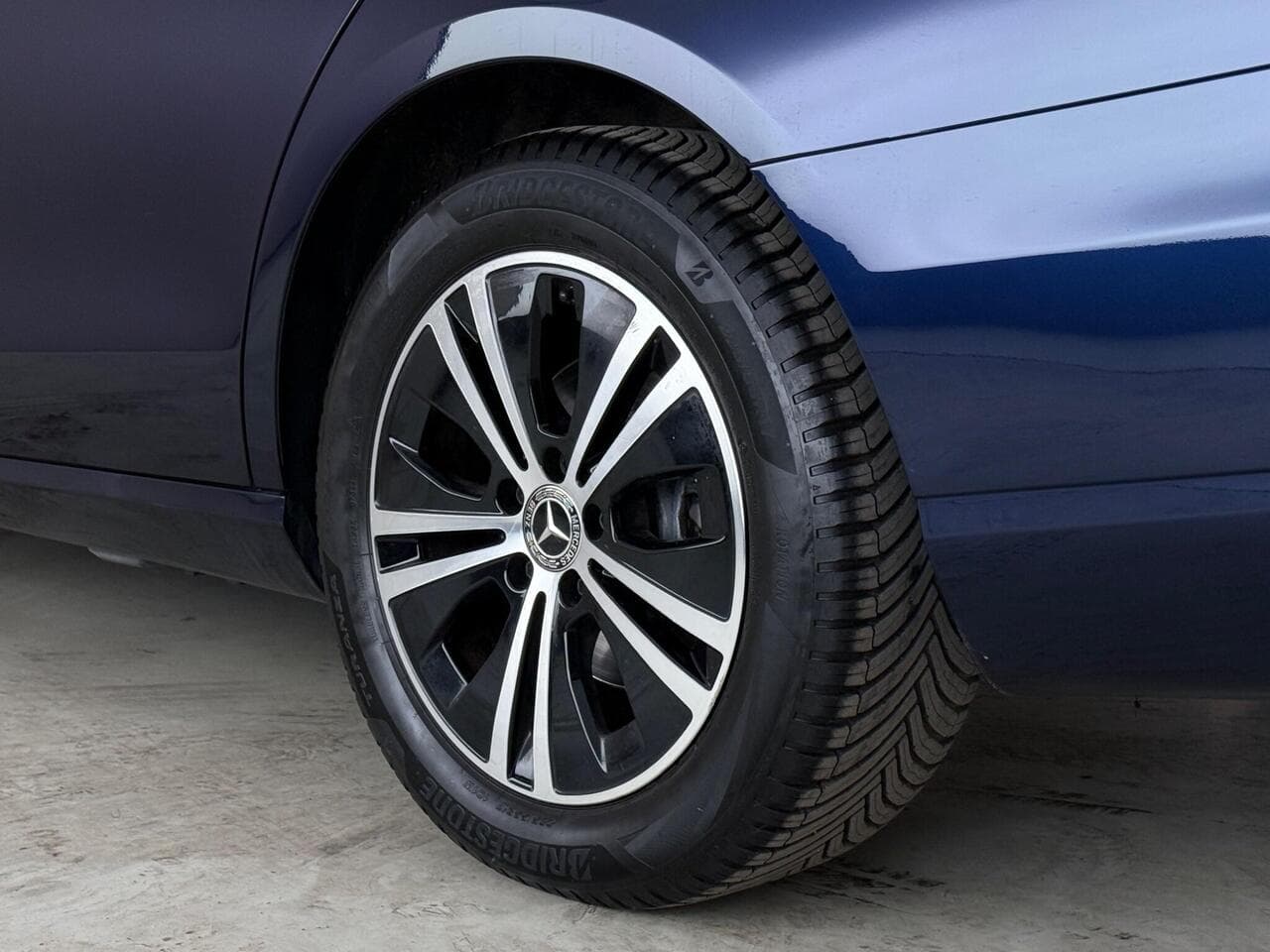 Mercedes-Benz E Class thumbnail Wheel