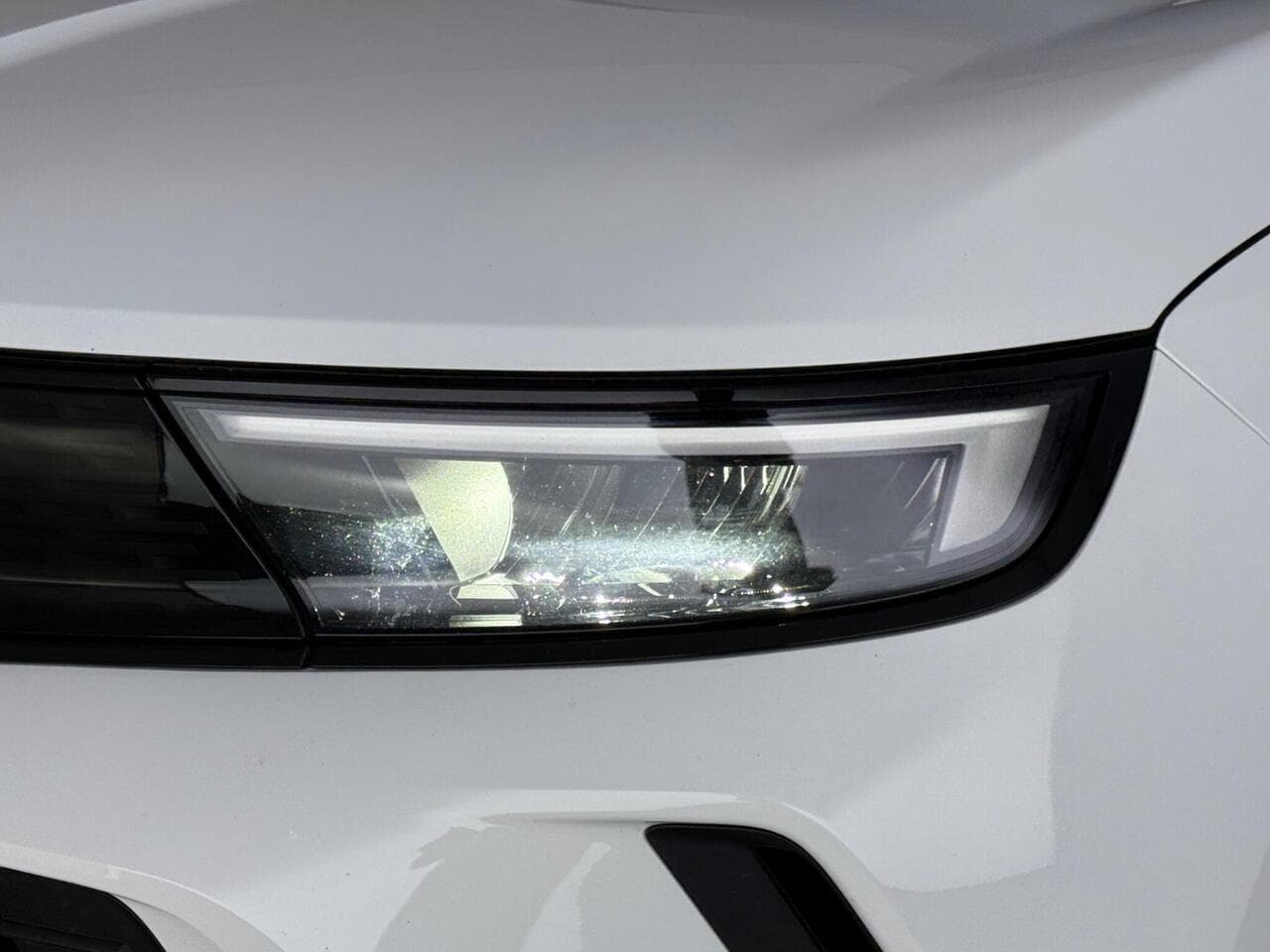 Vauxhall Mokka thumbnail Lights Front
