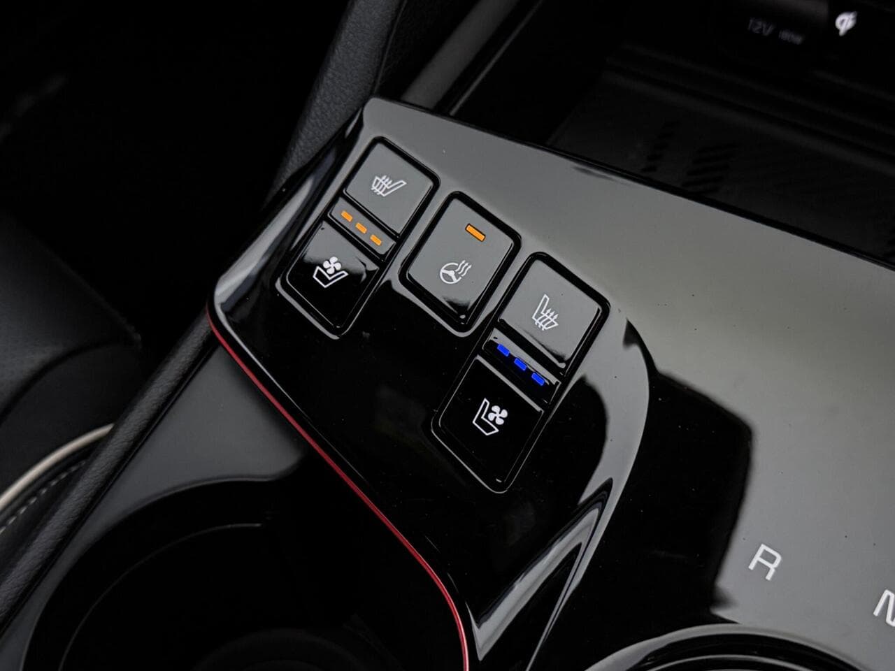 Kia Sportage thumbnail Misc Controls
