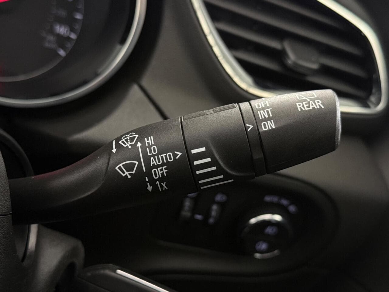 Vauxhall Grandland X thumbnail Misc Controls