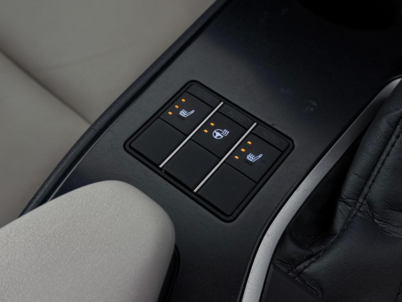 Lexus UX thumbnail Misc Controls