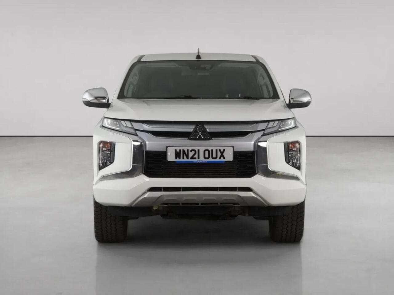 Mitsubishi L200 thumbnail Front