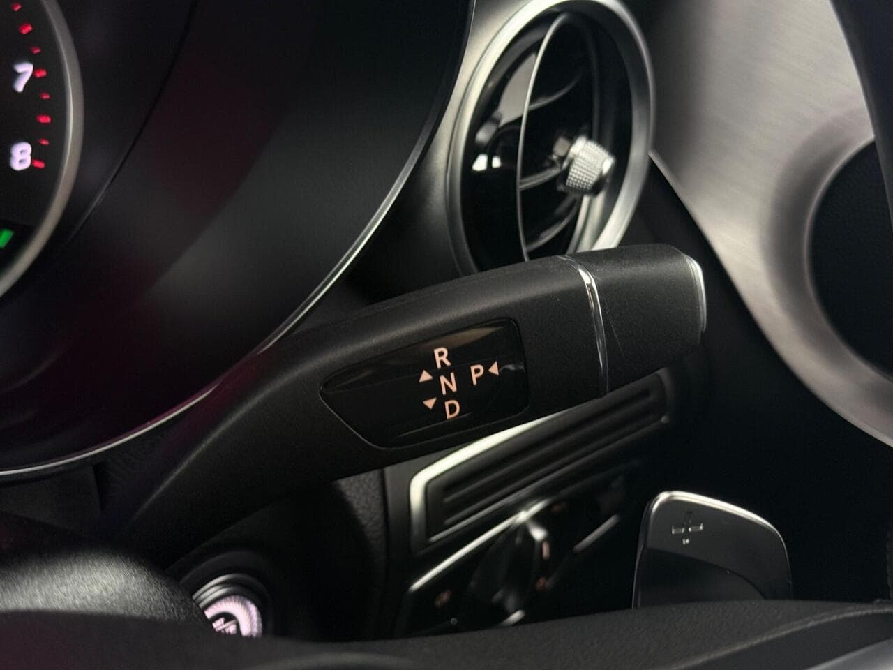 Mercedes-Benz C Class thumbnail Misc Controls