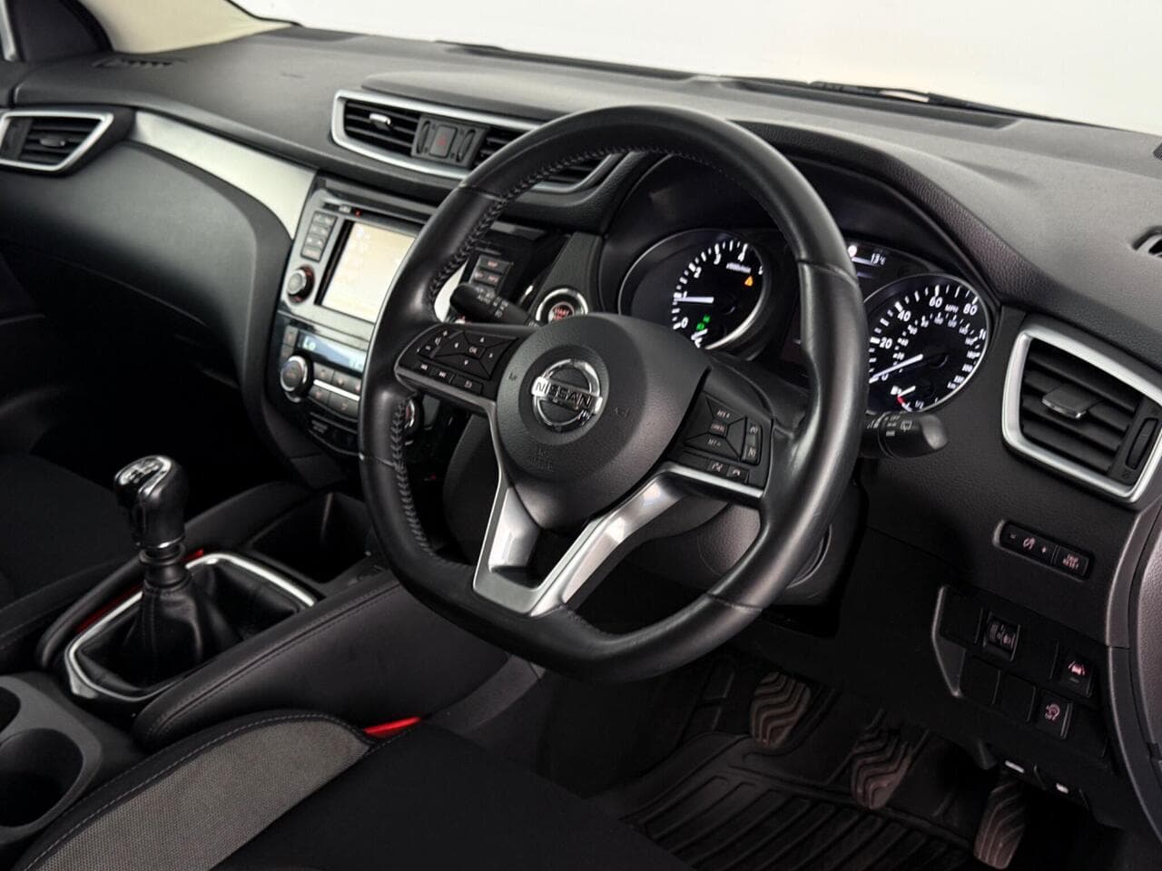 Nissan Qashqai thumbnail Steering Wheel
