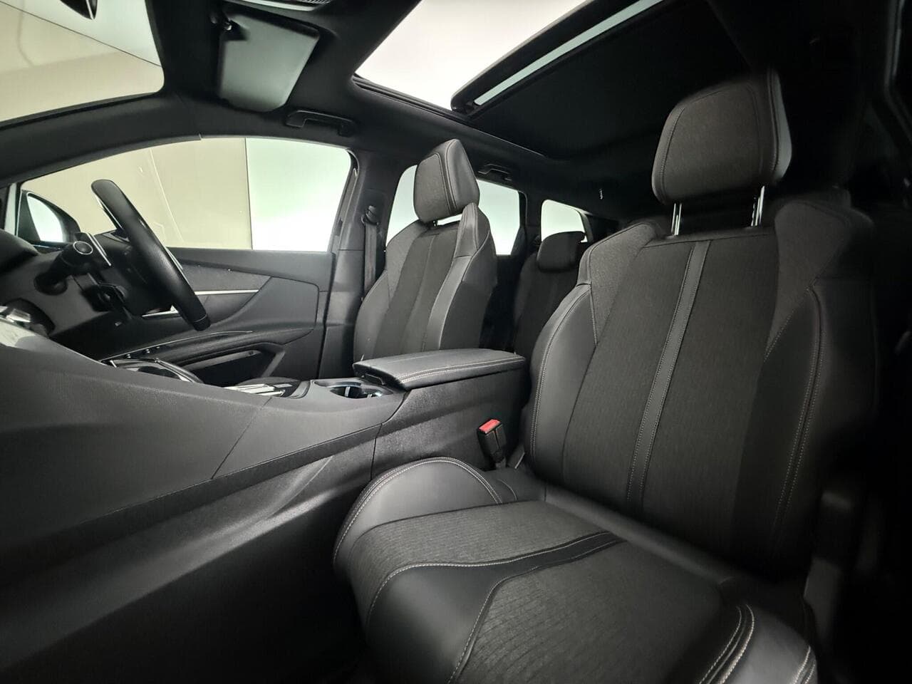Peugeot 5008 thumbnail Seat Front Passenger