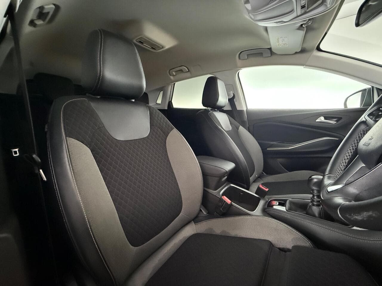 Vauxhall Grandland X thumbnail Seat Driver