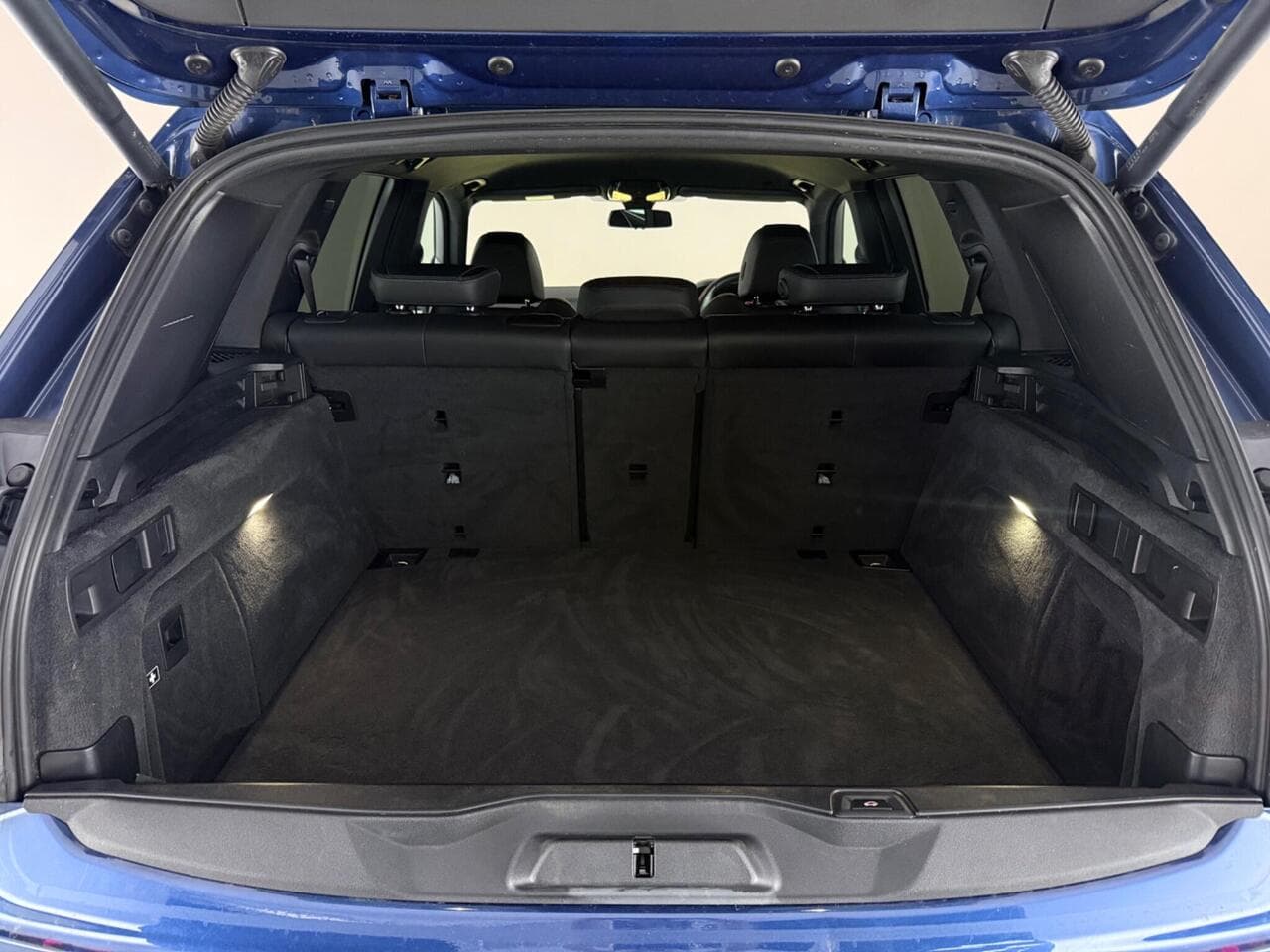 BMW X5 thumbnail Boot