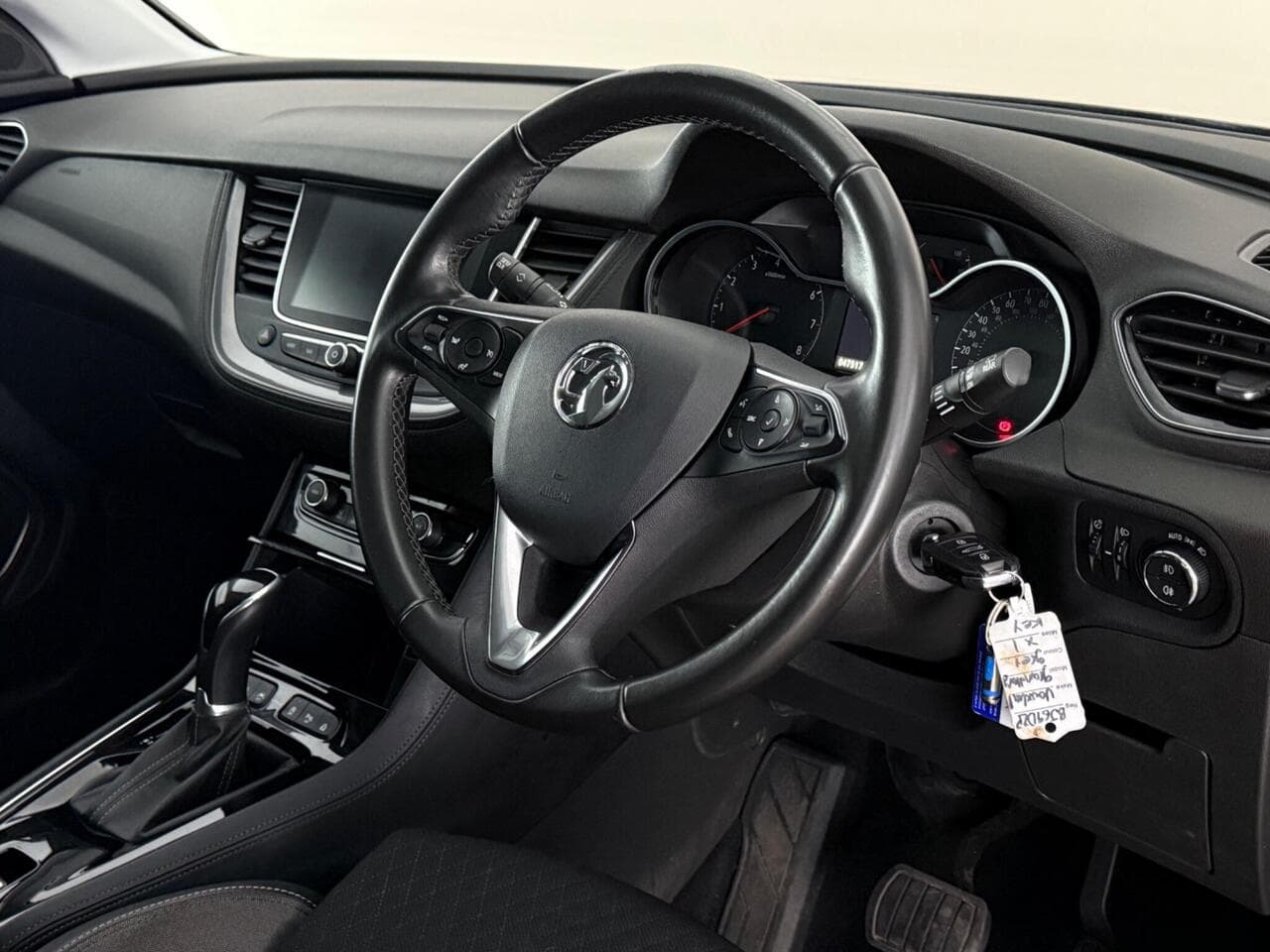 Vauxhall Grandland X thumbnail Steering Wheel