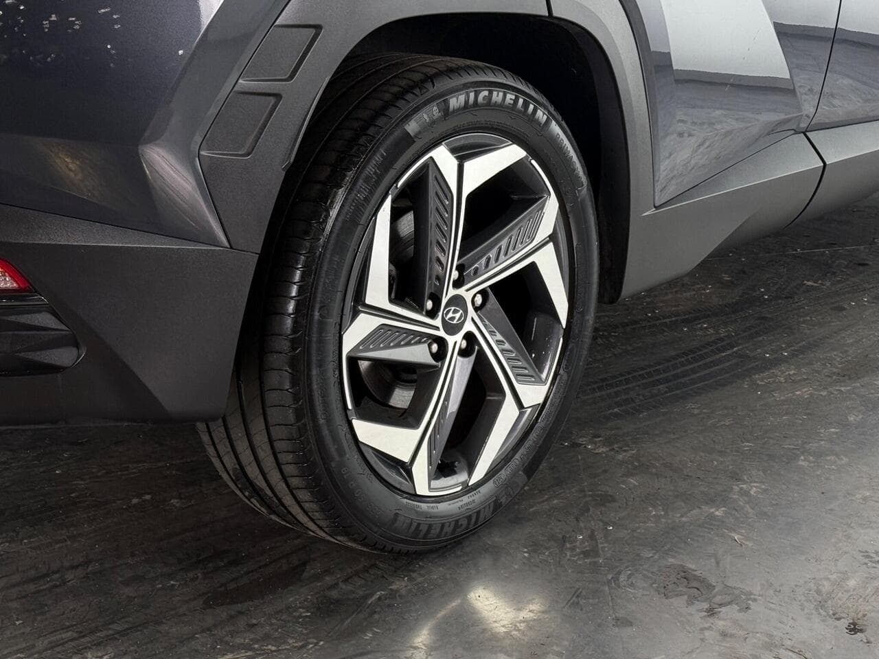 Hyundai TUCSON thumbnail Wheel