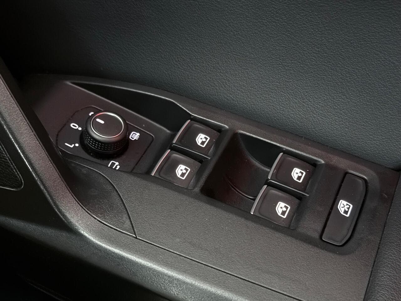 SEAT Leon thumbnail Misc Controls
