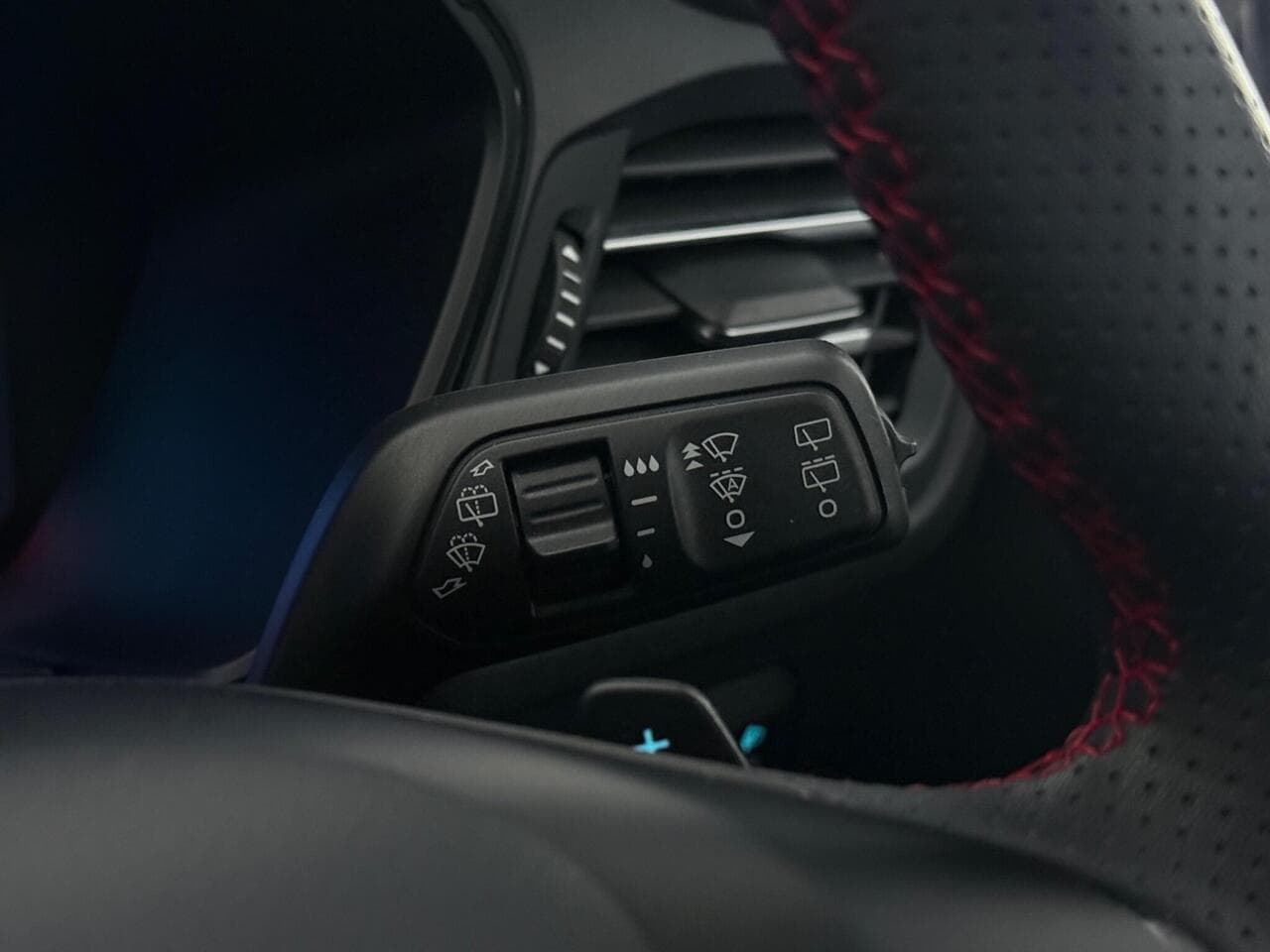 Ford Kuga thumbnail Misc Controls