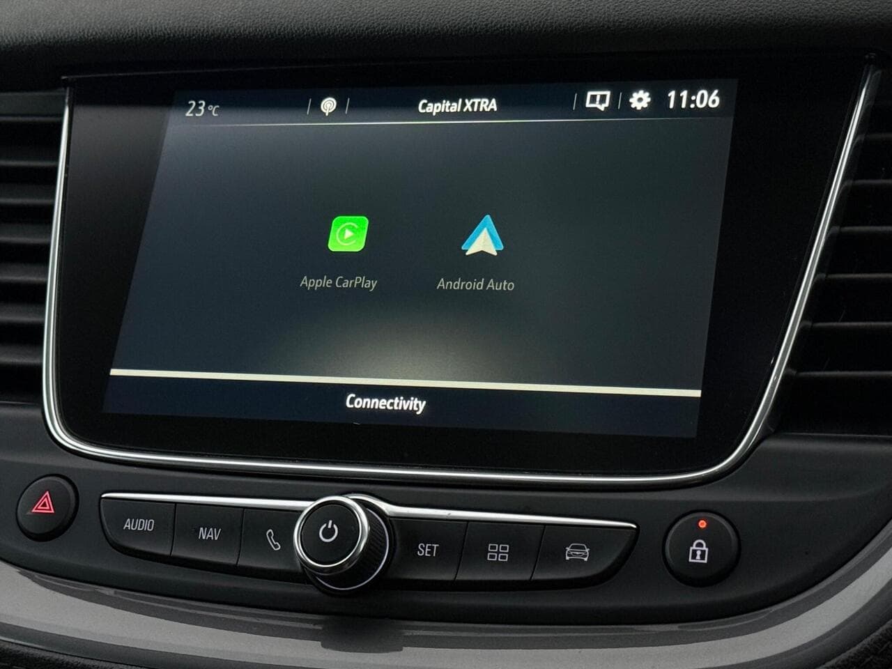 Vauxhall Grandland X thumbnail Infotainment System