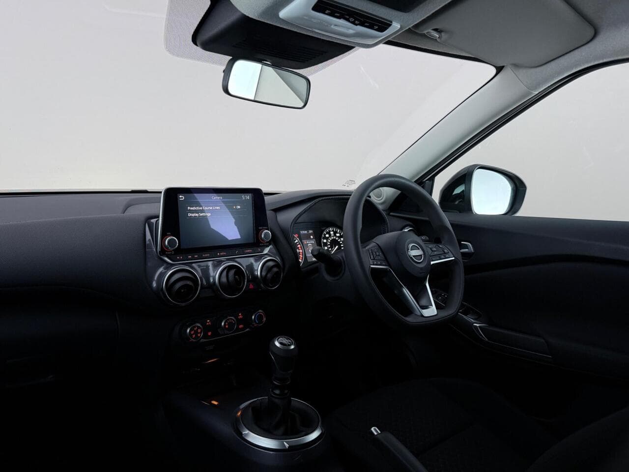 Nissan Juke thumbnail Interior Front