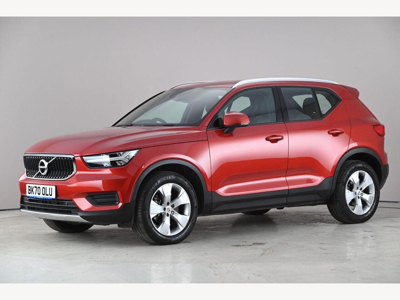 Volvo XC40 thumbnail Front Left
