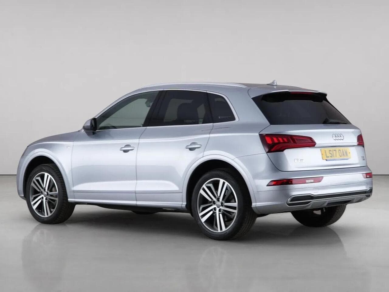 Audi Q5 thumbnail Rear Left