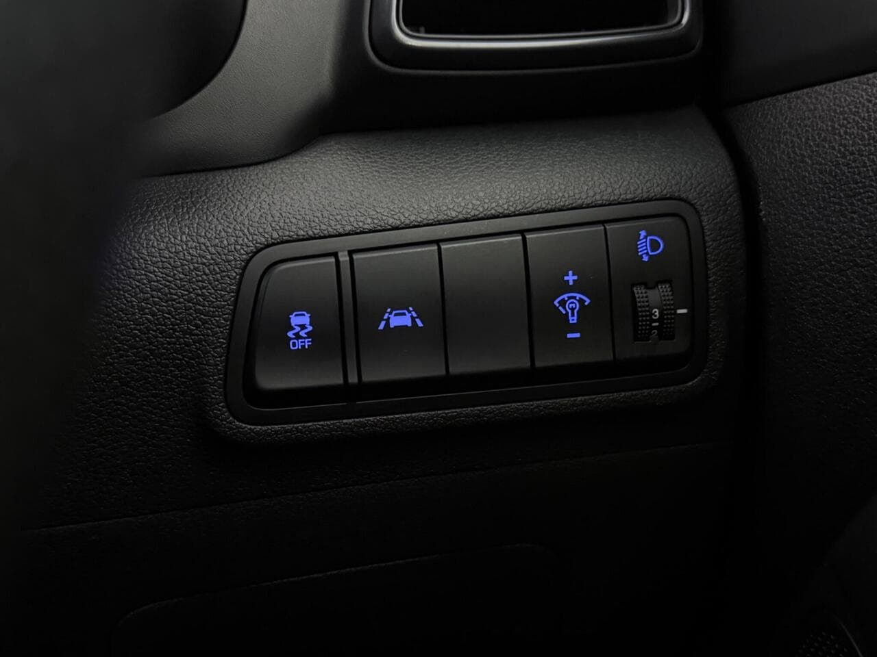 Hyundai TUCSON thumbnail Misc Controls