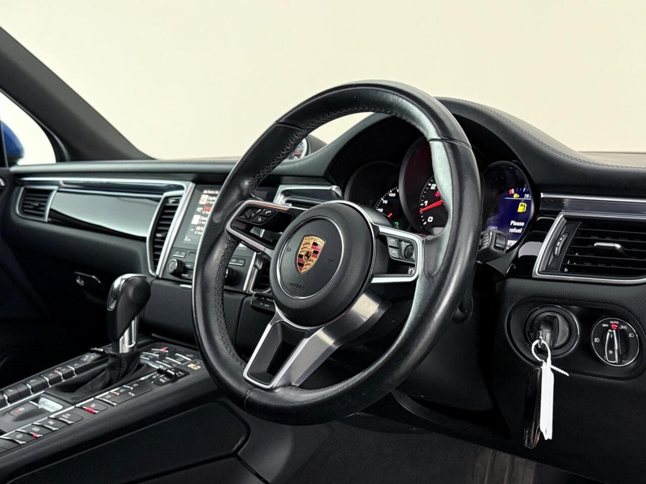 Porsche Macan thumbnail Interior Front